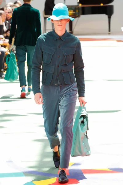 Look 8